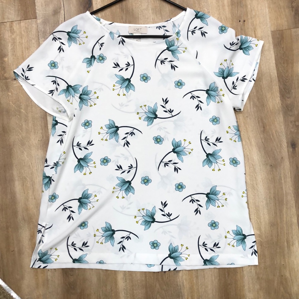 Loft Outlet floral blouse size Medium